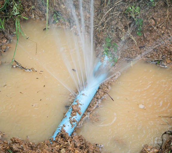 leaking mains water supply pipe services
